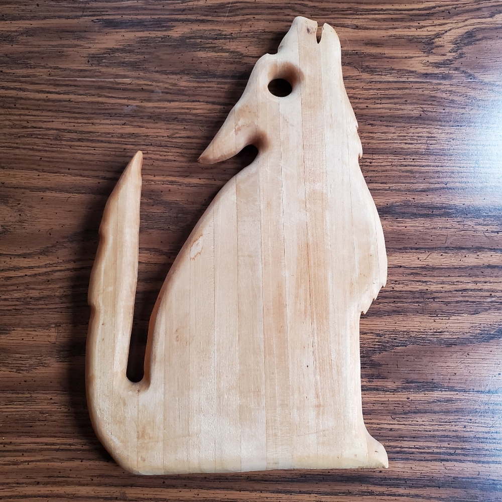 Vintage Handcrafted Amish 18" Howling Wolf Maple Cutting Board Butcher Block